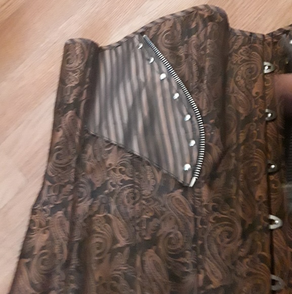 Unique corset - Picture 2 of 3